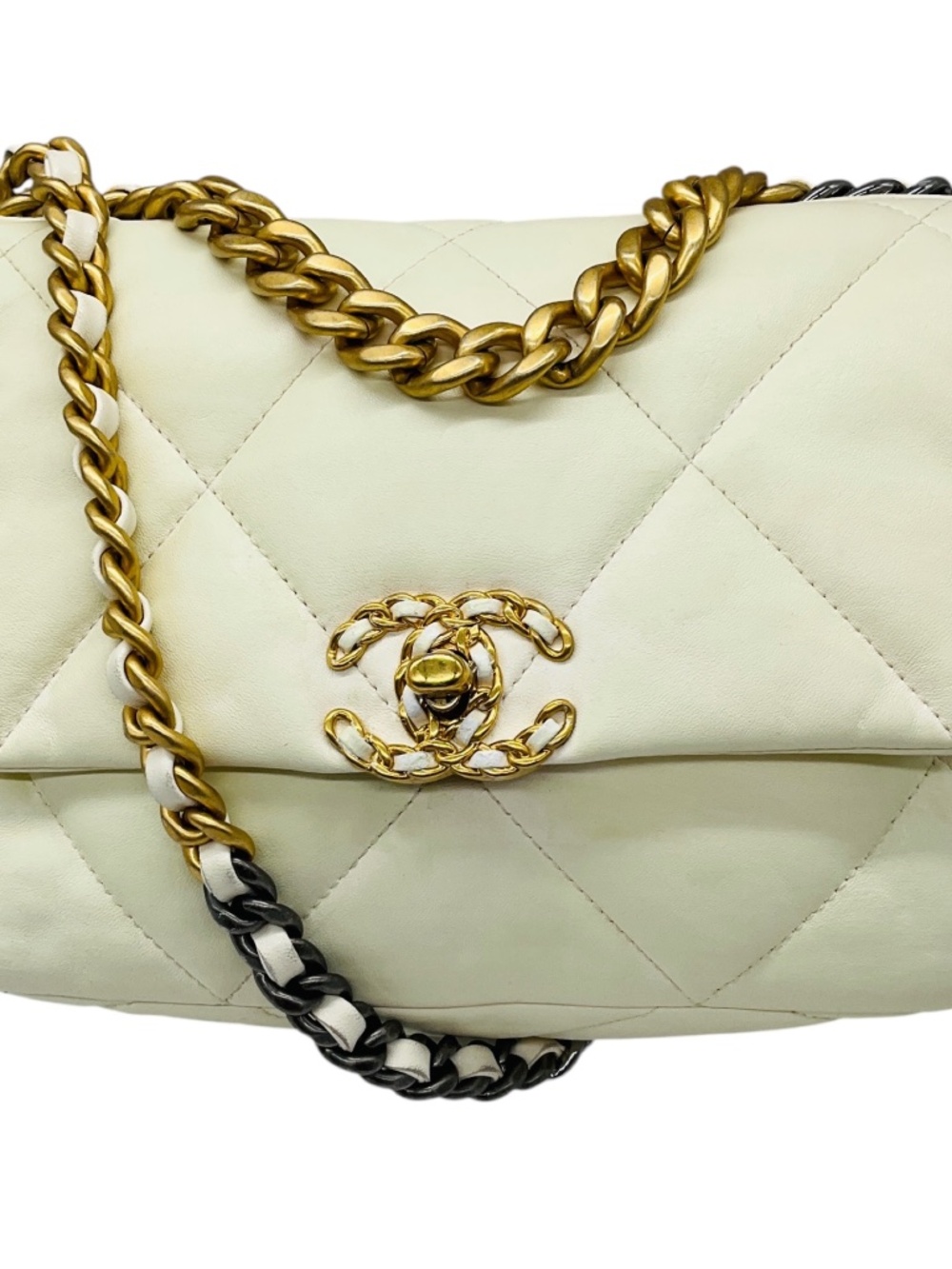 CHANEL CREAM CC LOGO QUILTED LEATHER MEDIUM CHANEL 19 FLAP SHOULDER BAG WITH CHA